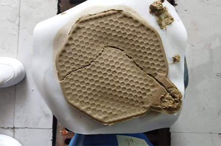 For the paper-making wastewater filter cake formation of bad treatment solution