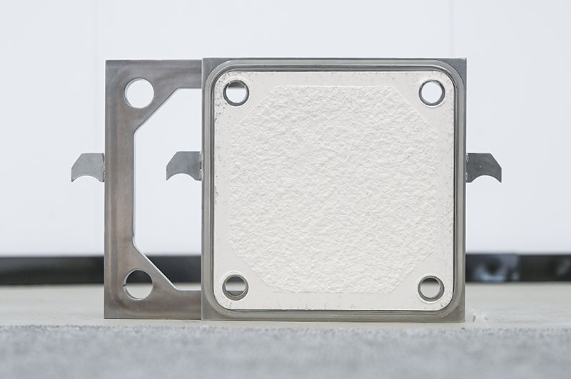 Mini Plate and Sheet Filter for Lab